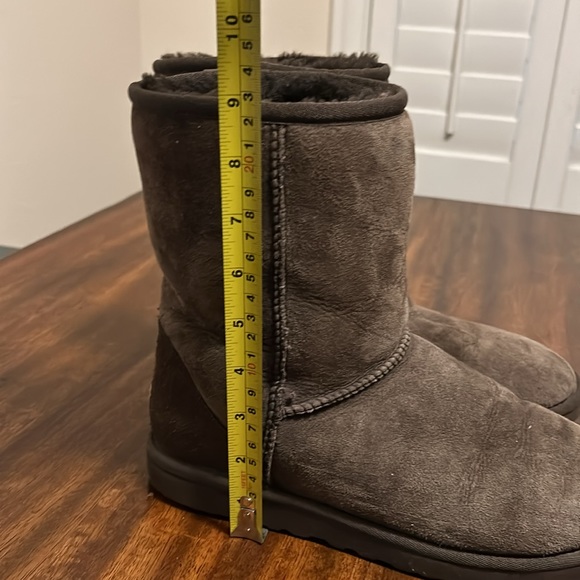 Ugg Australia classic short boot. - Picture 9 of 9